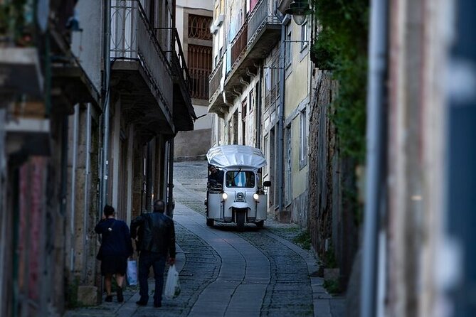 2 Hour Discover Gaia on a Private Eco-Friendly Tuk Tuk Tour - A quiet pause at Douro Marina