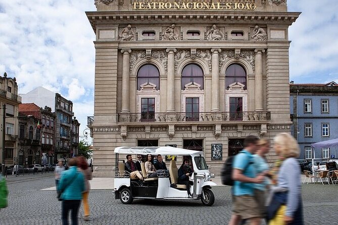 2 Hour Discover Gaia on a Private Eco-Friendly Tuk Tuk Tour - Fresh air at Praia de Lavadores