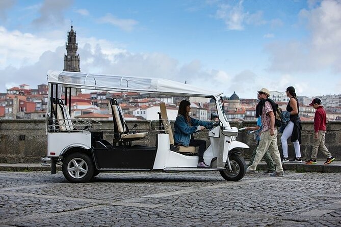 2 Hour Discover Gaia on a Private Eco-Friendly Tuk Tuk Tour - Fifteen minutes in São Pedro da Afurada