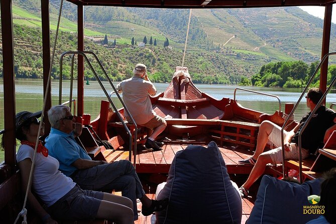 2-hour Rabelo Boat tour in Pinhão - Timing, crowds, and the onboard routine