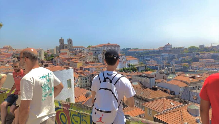 2 hours Porto Walking Tour- Private Service - Porto Cathedral and the old city walls