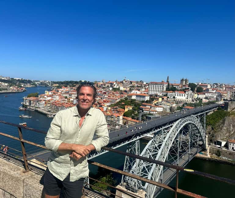 2 hours Porto Walking Tour- Private Service - Avenida dos Aliados and Porto’s formal center