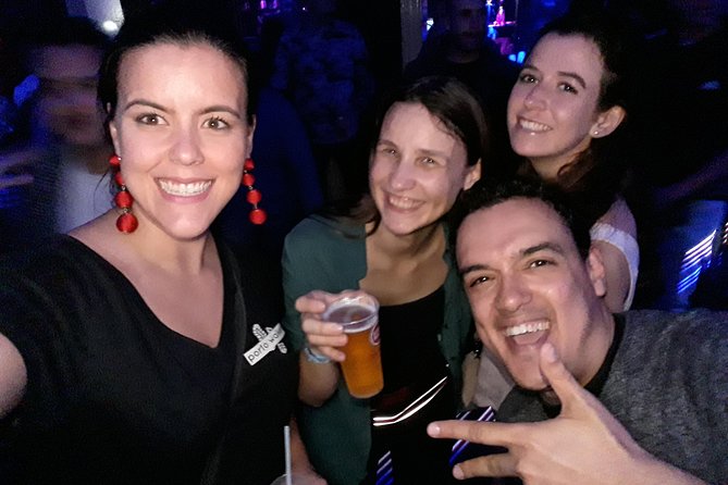 4-hour Guided Porto Pub Crawl with 6 drinks and VIP CLUBentry - Six drinks, with one detail to clarify