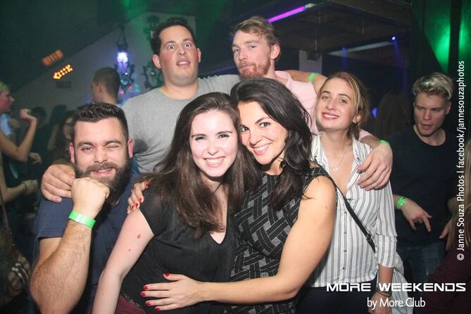 4-hour Guided Porto Pub Crawl with 6 drinks and VIP CLUBentry - What the hosts add to the night