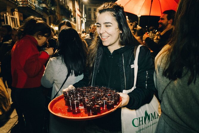 4-hour Guided Porto Pub Crawl with 6 drinks and VIP CLUBentry - The biggest question: a group of 19 or a crowd of 60?