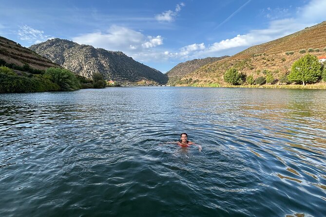 4H Private Boat Trip on the Douro River - Feel the Nature - Ninety minutes of unhurried cruising