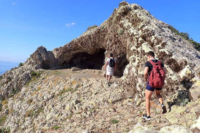 Ana Ferreira Caves & Peaks Trekking - Reaching Pico Ana Ferreira for the island views