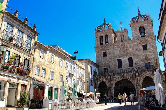 Authentic Braga & Guimarães: Small Historical Group Tour - Bom Jesus do Monte and the Five Senses staircase