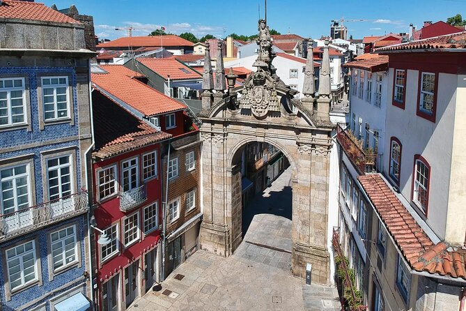 Authentic Braga & Guimarães: Small Historical Group Tour - Guides, group size, and the pace of the day