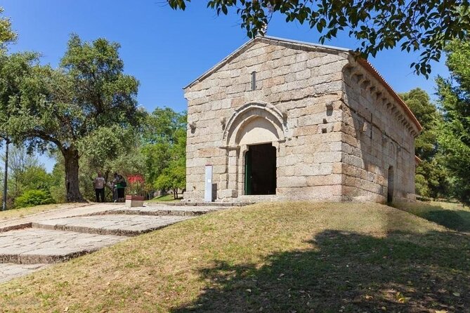 Authentic Braga & Guimarães: Small Historical Group Tour - The palace and Guimarães’ old streets