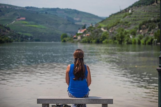 Authentic Douro Valley - small-Group Tour (Max 7) - Lunch at a winery, with the bill separate