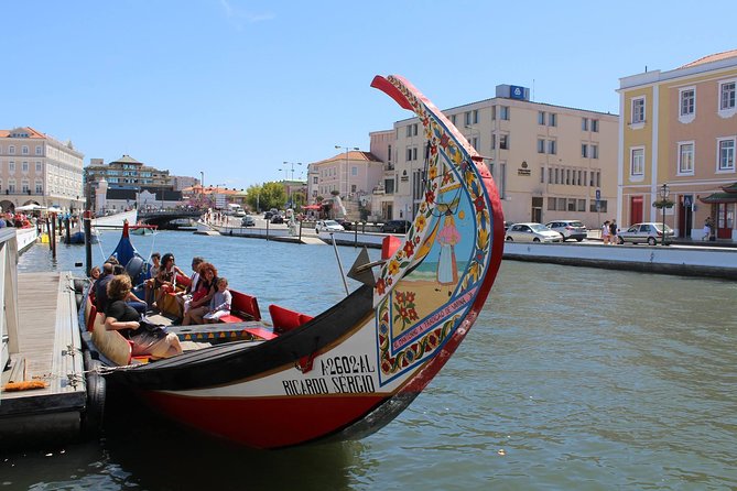 Aveiro Canal Cruise in Traditional Moliceiro Boat - What happens during the 45-minute route