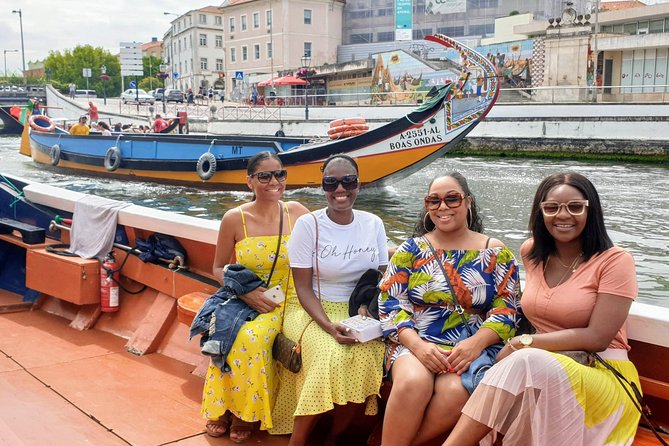Aveiro Small Group Tour with Typical Boat Ride, offer wine bottle - What the small group changes