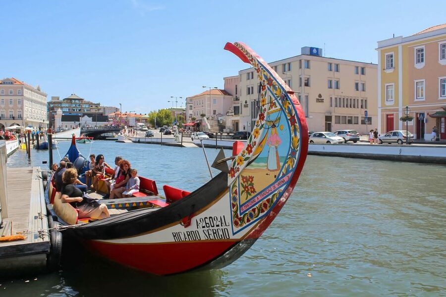 Aveiro: Traditional Moliceiro Boat Tour - Why a Moliceiro ride helps you understand Aveiro