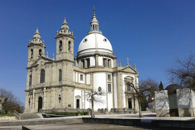 Barcelos, Braga & Guimarães Tour - The Palace of the Dukes and Guimarães Castle