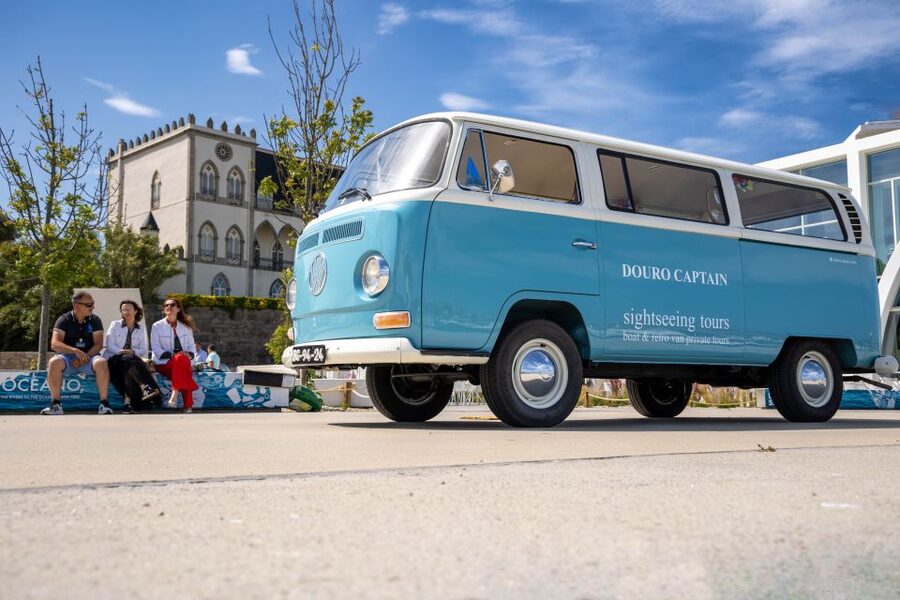 Best views to Porto from Gaia. VW Kombi tour with cocktail - Why this Gaia photo tour feels different