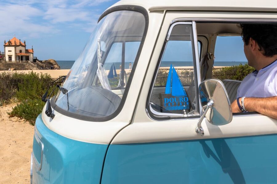 Best views to Porto from Gaia. VW Kombi tour with cocktail - Guides, conversation, and the private format