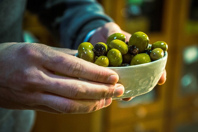 Beyond the Barrel: From Decadent to Down-home in the Heart of Porto - Pastry, coffee, and Porto’s grandest opening view