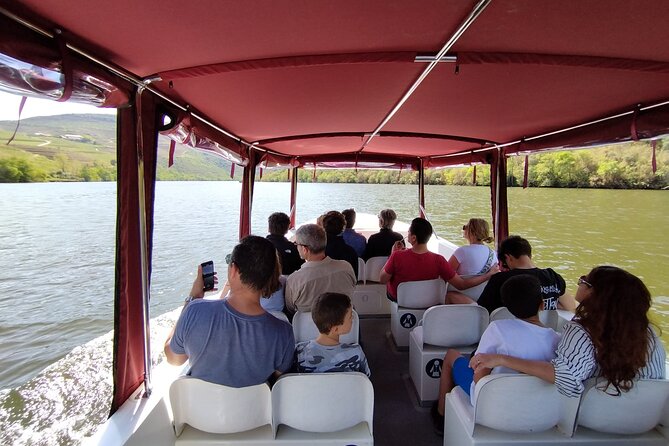 Boat tour 50min through the river Douro in Pinhão - Key points to know before you book
