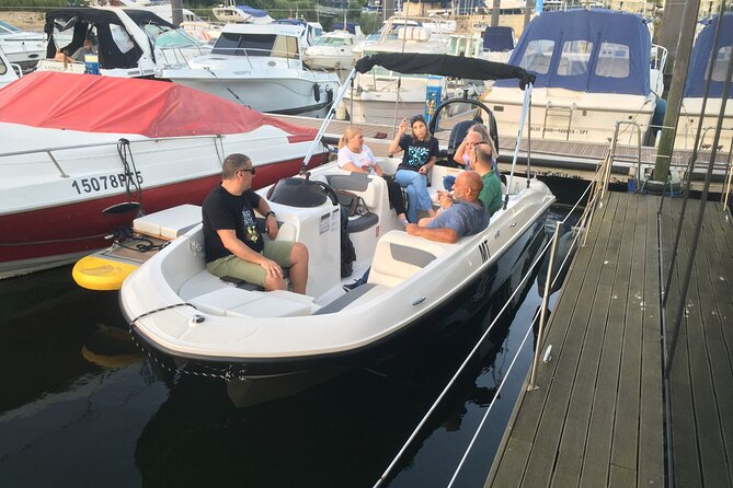 Boat Trip in Douro Porto - Blankets, wine, and the feel of the ride