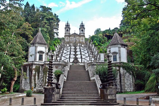 Braga and Guimarães Small Group Tour with Lunch From Porto - Lunch that feels like part of the experience