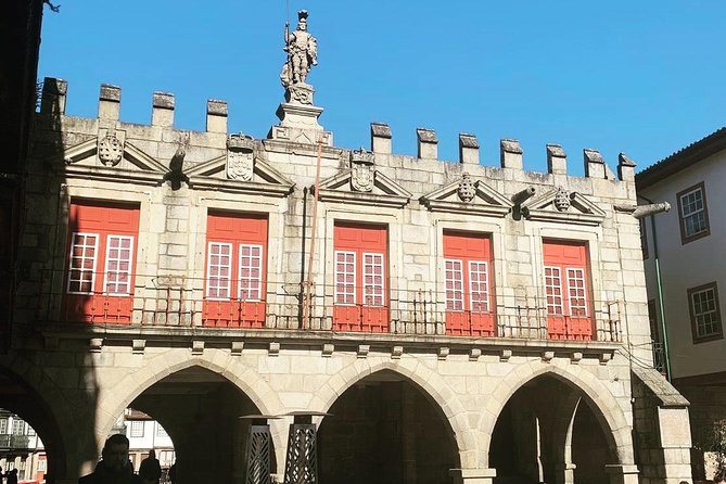 Braga and Guimarães Small Group Tour with Lunch From Porto - Guimarães Castle and the early story of Portugal