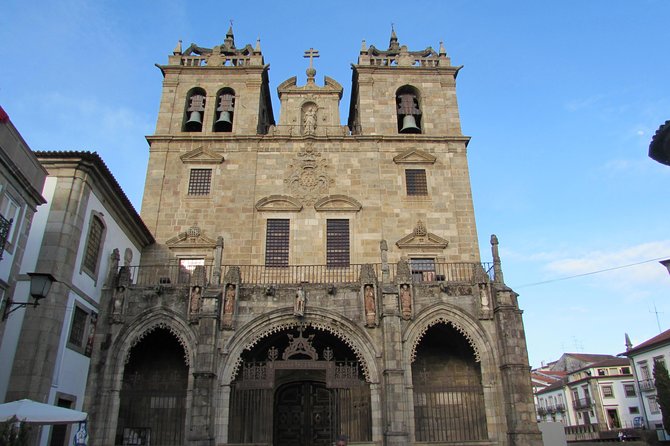 Braga and Guimarães Small-Group Tour with Lunch from Porto - What the guides add to the day