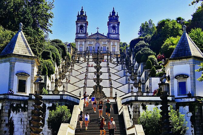 BRAGA E GUIMARÃES Private Historic Tour from Porto - A walking route through Guimarães old town