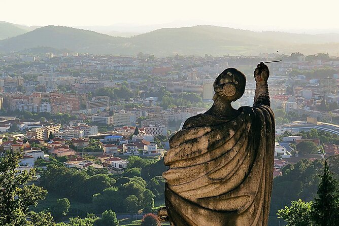 BRAGA E GUIMARÃES Private Historic Tour from Porto - Transport, group size, and the real value of $189.25