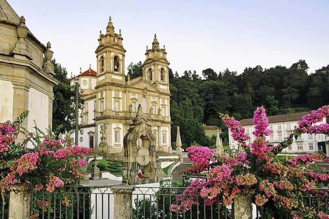 BRAGA E GUIMARÃES Private Historic Tour from Porto - Braga Cathedral and the city center