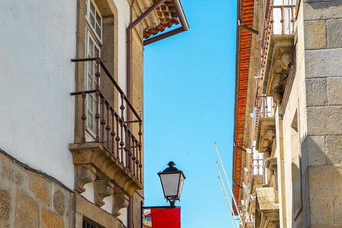Braga/Guimarães: 1 Day with Lunch + farm and wine tasting - Guimarães, where Portugal began