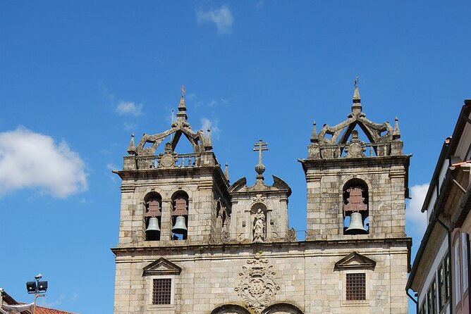Braga/Guimarães: 1 Day with Lunch + farm and wine tasting - Starting in Braga, the Roman city of the north