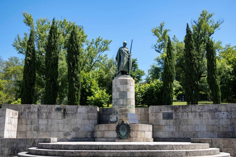 Braga & Guimarães Full-Day Tour from Porto - Why Guimarães makes the best first stop