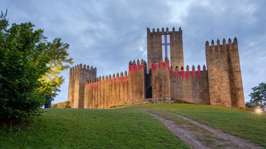 Braga & Guimarães Full-Day Tour from Porto - Paço dos Duques and the extra castle cost