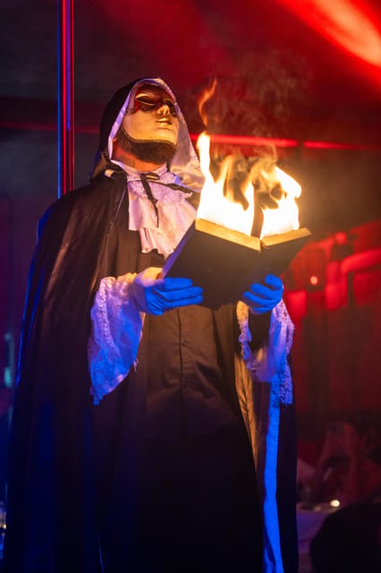 Braga: The Lingerie Restaurant Cabaret Show with Dinner - Service and the mood at your table