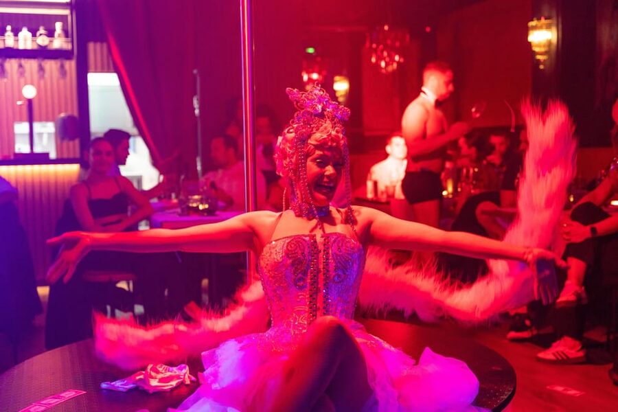 Braga: The Lingerie Restaurant Cabaret Show with Dinner - Dress, photography, and simple booking advice