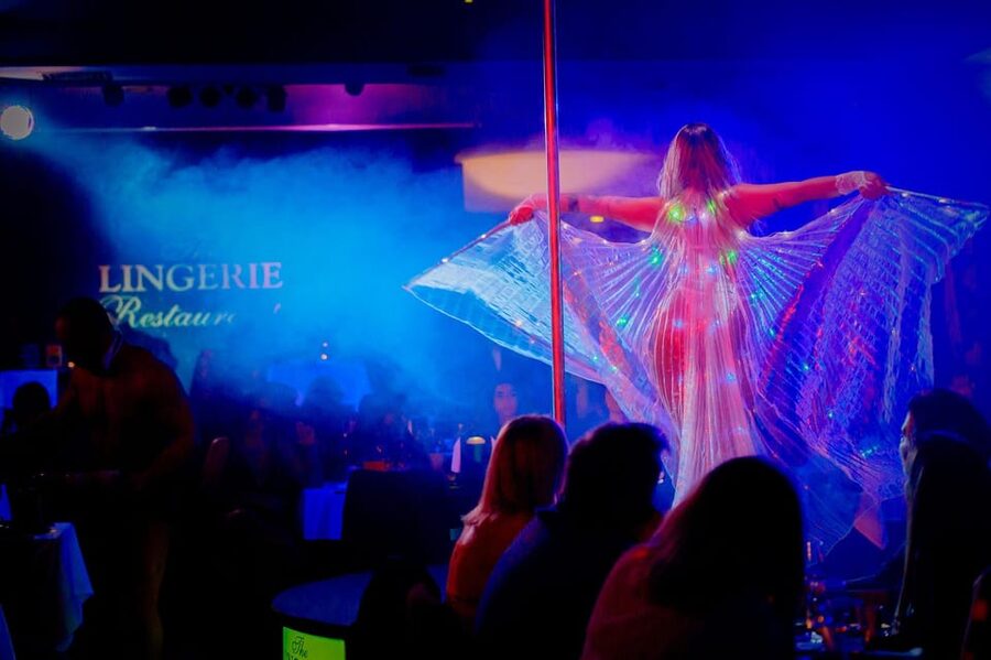 Braga: The Lingerie Restaurant Cabaret Show with Dinner - What the 2.5-hour evening feels like