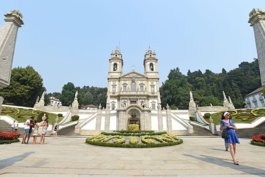 Braga: Tuk Tuk City Tour - The climb to Bom Jesus do Monte