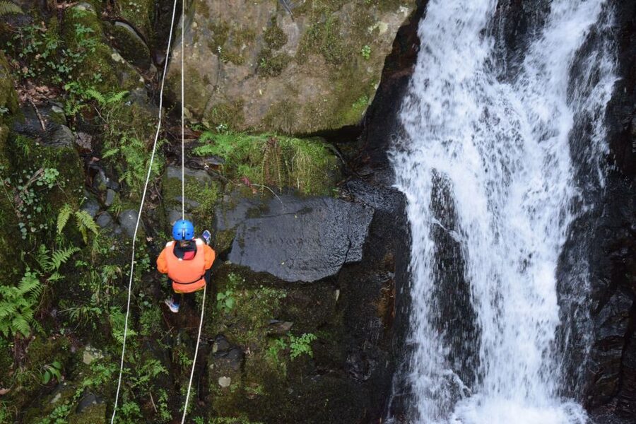 CANYONING DISCOVERY - The 15-minute safety briefing and 1.5-hour route