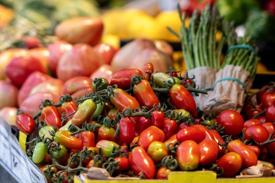 Chef Led Porto Market Tour & Portuguese Tapas Class + Wine - Why Bolhão Market is the right place to begin