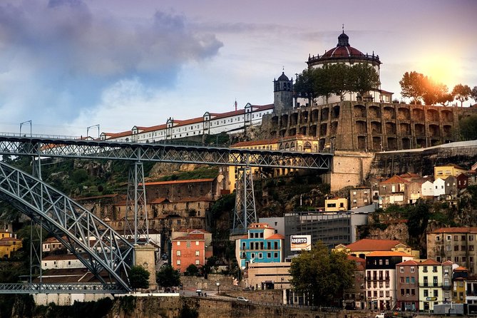 City tour through historic center of Porto with many insider tips 3 1/2 hrs. - Praça de Carlos Alberto and the food conversation