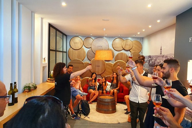 Complete Douro Valley Wine Tour with Lunch, Wine Tastings and River Cruise - Guides, group size, and the social side