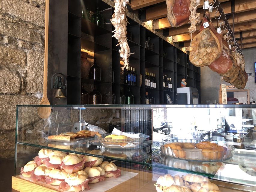 Córdoba: Discover the Soul of Spanish Natural Wine & Cuisine - Tapas that give the wine a local setting