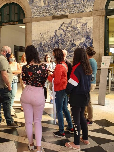Crimes & Mysteries - Finishing inside São Bento Station