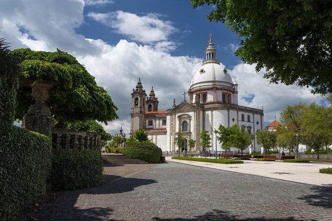 Day Trip Braga and Guimarães from Porto - Physical demands, weather, and what to pack