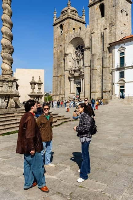 Discover Porto's Historical Roots Walking Tour - Meeting at the Statue of Vímara Peres