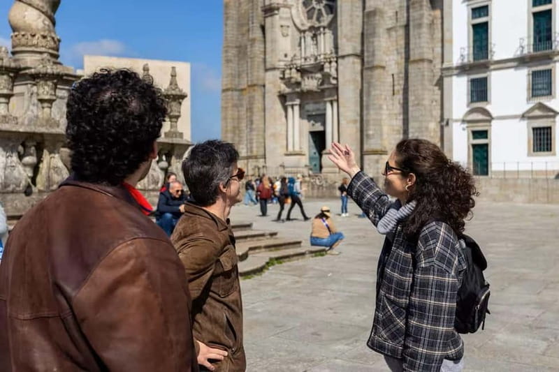 Discover Porto's Historical Roots Walking Tour - Vitória and the traces that are easy to miss