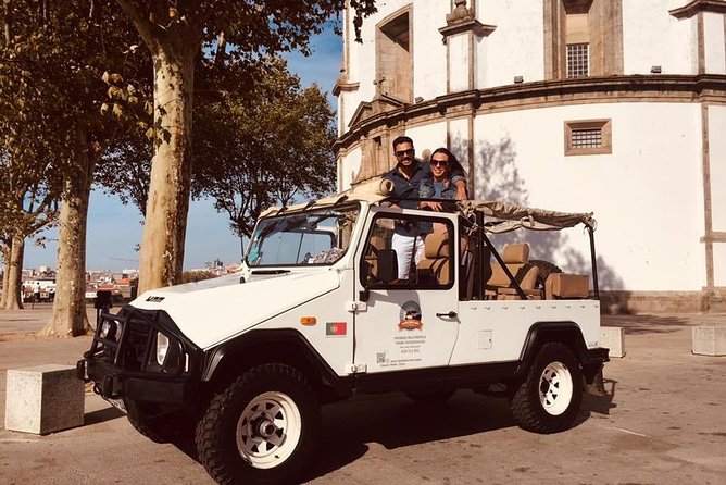 Discover the essence of the classic port UMM military jeep - Livraria Lello without paying the entry fee