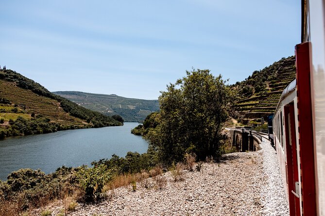 Douro Experience - Boat and Train Ride - Lunch and Wine Tasting - All Included - Starting in Porto at 8:20 am