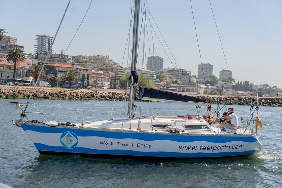 Douro River Cruise with Cheese & Tonic Porto in a Sailboat - The Luís I Bridge and Porto’s Best-Known View